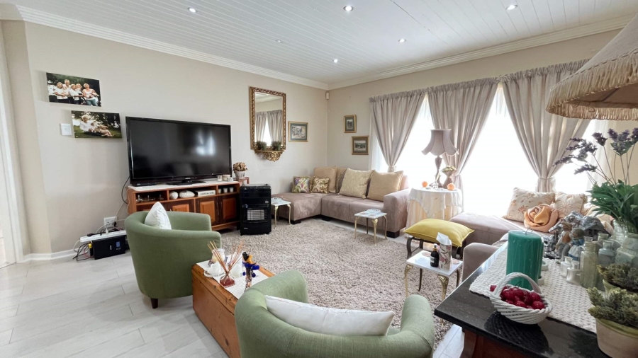 4 Bedroom Property for Sale in Hartenbos Central Western Cape